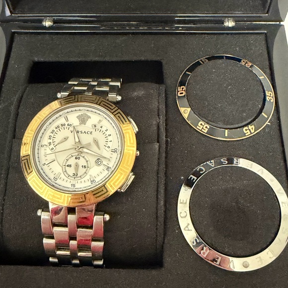 Versace Watch - Picture 4 of 6